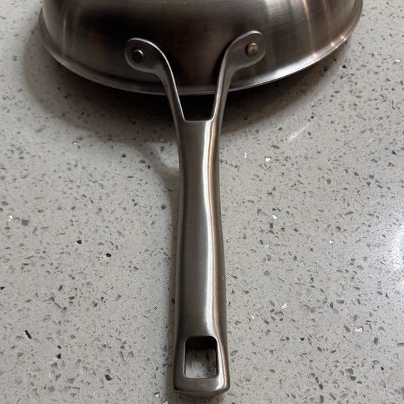 Le Creuset Silver Frying Pan 9  1/2 inch - Picture 6 of 7